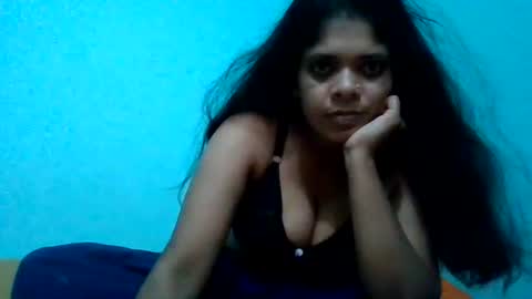 Snapshot of apa142817 chatting on July 2, 10:43 am Aparalux online show from July 2, 10:43 am