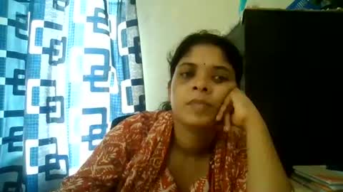 Snapshot of apa142817 chatting on August 3, 8:24 am Aparalux online show from August 3, 8:24 am