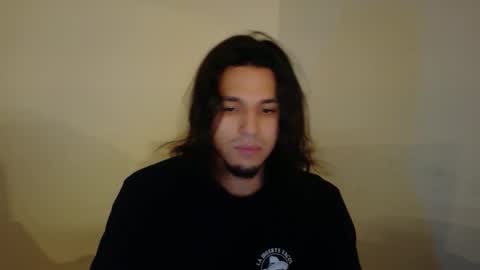 Snapshot of apachewithawebcam chatting on November 1, 4:25 am ApacheWithWebcam online show from November 1, 4:25 am