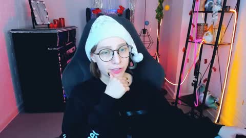 Snapshot of aphexqueen chatting on December 25, 6:09 pm APHEX QUEEN online show from December 25, 6:09 pm