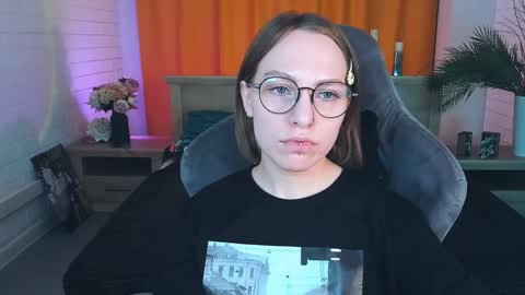 Snapshot of aphexqueen chatting on January 14, 12:24 pm APHEX QUEEN online show from January 14, 12:24 pm