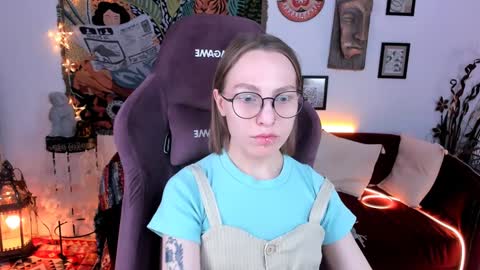 Snapshot of aphexqueen chatting on January 22, 2:24 pm APHEX QUEEN online show from January 22, 2:24 pm