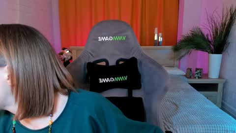 Snapshot of aphexqueen chatting on February 6, 1:32 pm APHEX QUEEN online show from February 6, 1:32 pm