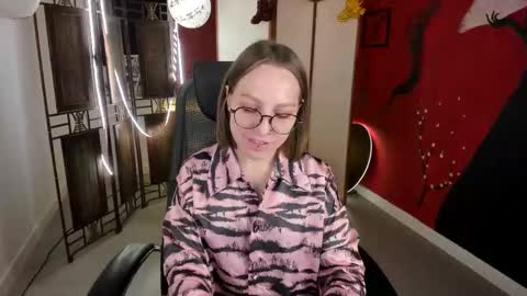 Snapshot of aphexqueen chatting on February 23, 1:10 pm APHEX QUEEN online show from February 23, 1:10 pm