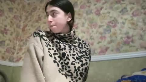 aphr0dite22 online show from April 12, 3:17 pm