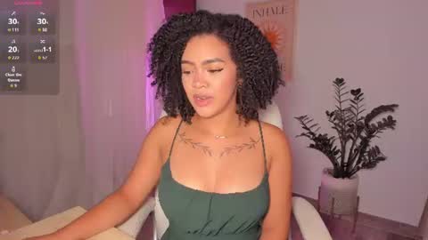 Snapshot of aphrodite_sweet chatting on July 7, 7:51 pm Karla online show from July 7, 7:51 pm