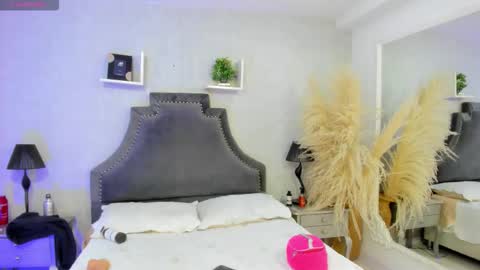 aphrodite online show from March 11, 8:59 pm