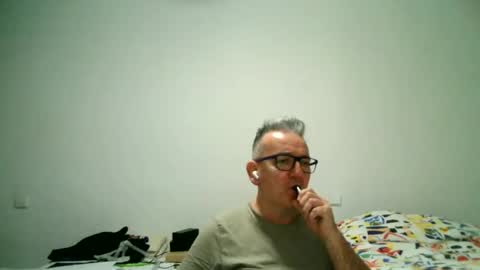 Snapshot of apixaba chatting on January 2, 8:46 pm furry bear online show from January 2, 8:46 pm