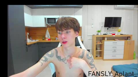 aplant_ online show from April 8, 7:03 pm