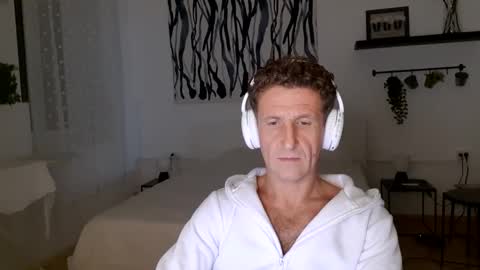 Snapshot of apollobest77 chatting on December 19, 9:28 pm apollobest77 online show from December 19, 9:28 pm