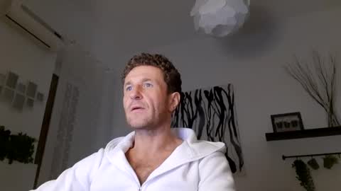 Snapshot of apollobest77 chatting on January 8, 7:03 pm apollobest77 online show from January 8, 7:03 pm