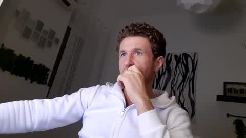 Snapshot of apollobest77 chatting on January 15, 7:01 pm apollobest77 online show from January 15, 7:01 pm