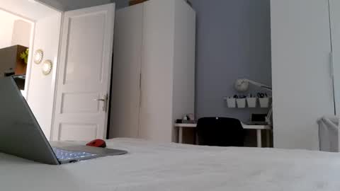 Snapshot of apollobest77 chatting on October 20, 11:43 am apollobest77 online show from October 20, 11:43 am