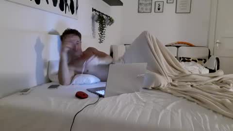 Snapshot of apollobest77 chatting on October 29, 5:36 pm apollobest77 online show from October 29, 5:36 pm