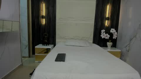   online show from April 22, 2:25 am