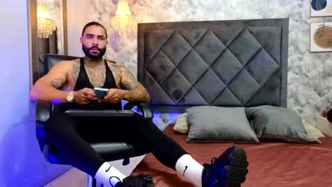 Snapshot of apolo_rousse chatting on September 19, 11:38 pm Apolo online show from September 19, 11:38 pm