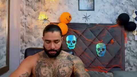Snapshot of apolo_rousse chatting on October 12, 8:19 pm Apolo online show from October 12, 8:19 pm