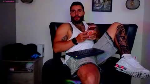 Snapshot of apolo_ryder chatting on May 14, 12:17 am APOLO online show from May 14, 12:17 am