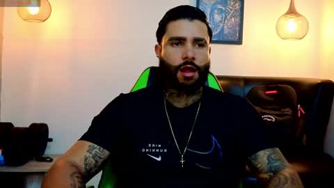 Snapshot of apolo_ryder chatting on May 25, 9:54 pm APOLO online show from May 25, 9:54 pm