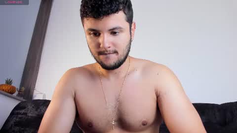 Snapshot of apoloklein_ chatting on July 23, 10:40 pm Apolo Klein online show from July 23, 10:40 pm