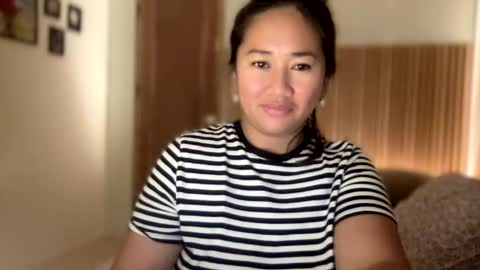 Snapshot of apple_pie_love chatting on December 23, 5:43 pm Anika online show from December 23, 5:43 pm