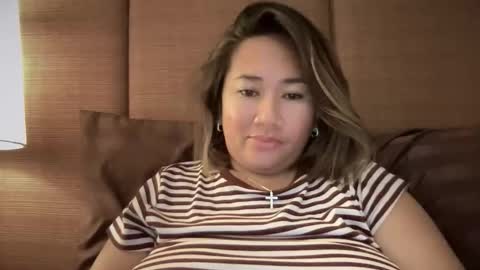 Snapshot of apple_pie_love chatting on October 14, 2:40 pm Anika online show from October 14, 2:40 pm