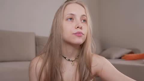 Snapshot of appr0ved chatting on May 20, 3:18 pm REYNA my friend online show from May 20, 3:18 pm