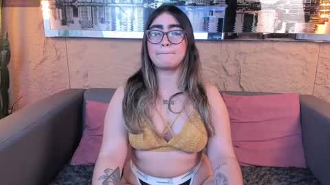 Snapshot of appril_foxx chatting on September 30, 3:39 pm apprilfoxx online show from September 30, 3:39 pm