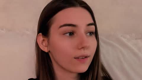 Snapshot of approche_toi_petite chatting on September 12, 11:32 am Meghan online show from September 12, 11:32 am