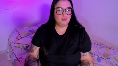 Snapshot of apriilpeach_ chatting on January 15, 12:26 am Maria online show from January 15, 12:26 am