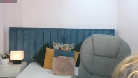 April Bunny online show from November 15, 7:43 pm