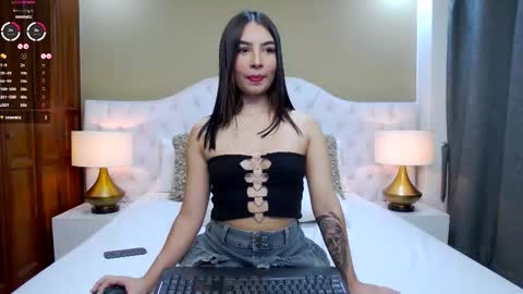 Snapshot of april_derricks chatting on September 13, 1:38 am April online show from September 13, 1:38 am