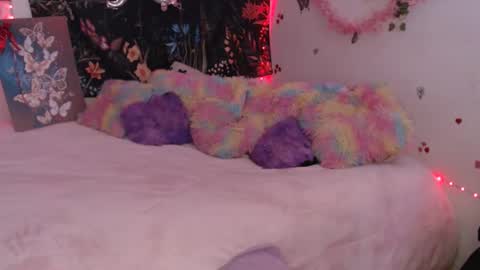 april_l6 online show from March 15, 12:16 am