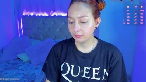 Snapshot of april_sommers chatting on November 18, 8:08 am April online show from November 18, 8:08 am