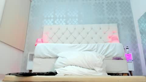 Snapshot of aprilbonnie chatting on December 27, 2:14 am 3pm to 930 pm colombia online show from December 27, 2:14 am