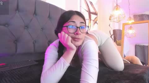 Cris online show from February 6, 11:43 am