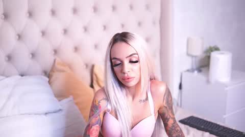 Laura online show from July 24, 5:22 pm