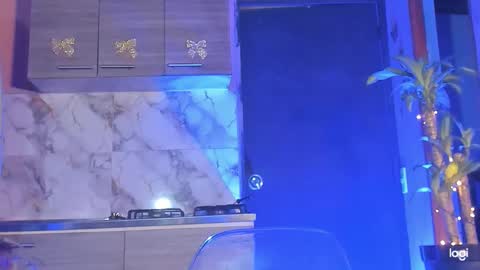 aprillebony319262 online show from January 19, 1:20 am