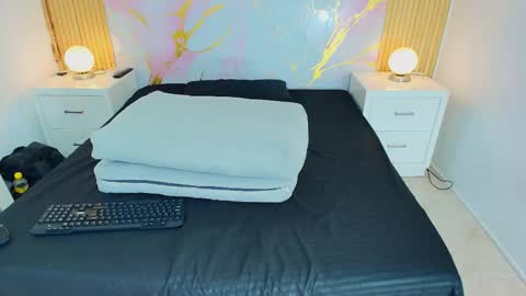 aprillross online show from February 4, 12:11 pm