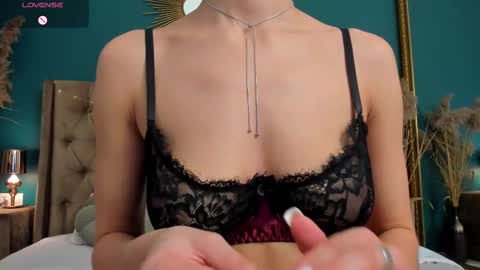 Snapshot of aprilwon chatting on February 27, 9:54 am April online show from February 27, 9:54 am