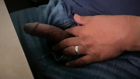 Snapshot of aq9166 chatting on December 5, 12:19 am artistry online show from December 5, 12:19 am