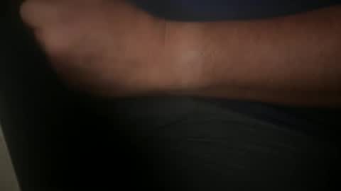 Snapshot of aq9166 chatting on February 5, 4:37 am artistry online show from February 5, 4:37 am