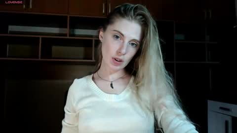 Snapshot of aqualen chatting on October 8, 12:36 pm aqualen online show from October 8, 12:36 pm