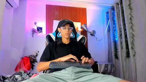 aquarius_xxx online show from October 18, 11:33 am