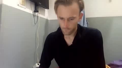 Snapshot of aquilesmade chatting on November 5, 2:17 pm Aquilesmade online show from November 5, 2:17 pm