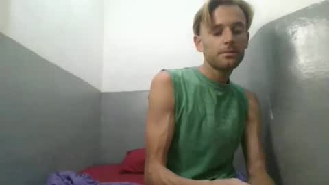 Snapshot of aquilesmade chatting on November 9, 2:59 pm Aquilesmade online show from November 9, 2:59 pm