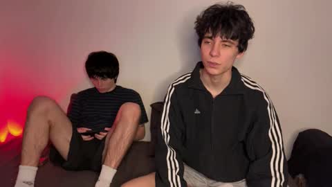 Snapshot of ar1zze chatting on January 5, 8:56 pm zik and kris online show from January 5, 8:56 pm