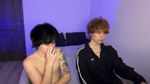 Snapshot of ar1zze chatting on March 31, 7:36 pm zik and kris online show from March 31, 7:36 pm