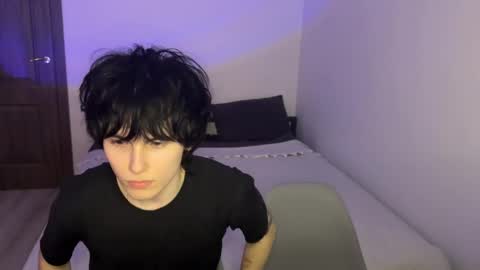 Snapshot of ar1zze chatting on April 6, 5:25 pm zik and kris online show from April 6, 5:25 pm