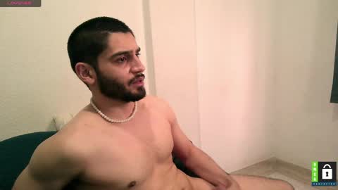 Snapshot of arab_b chatting on May 21, 8:32 am Thiago online show from May 21, 8:32 am